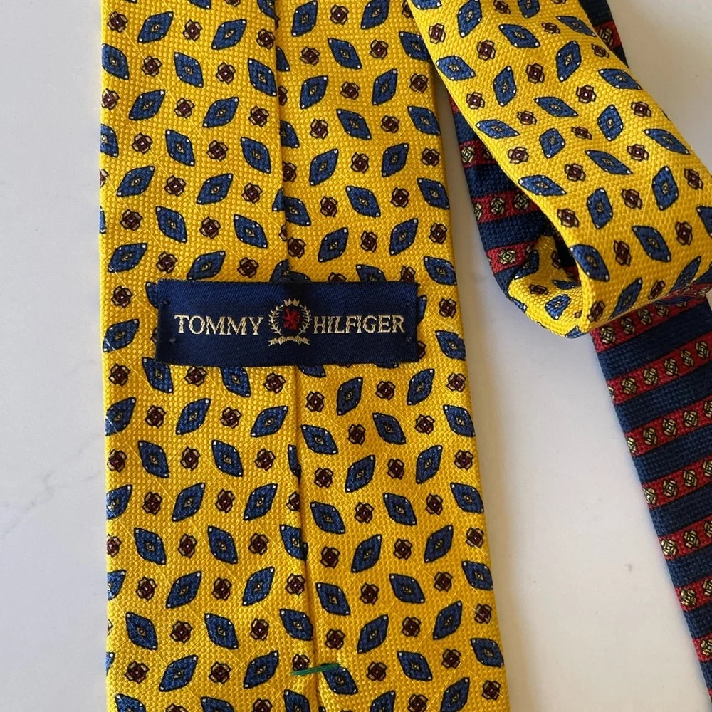 VTG 100% Silk Tommy Hilfiger Tie Printed in Italy